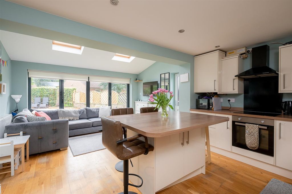 Property photo 2 of 19 Kitchen Diner