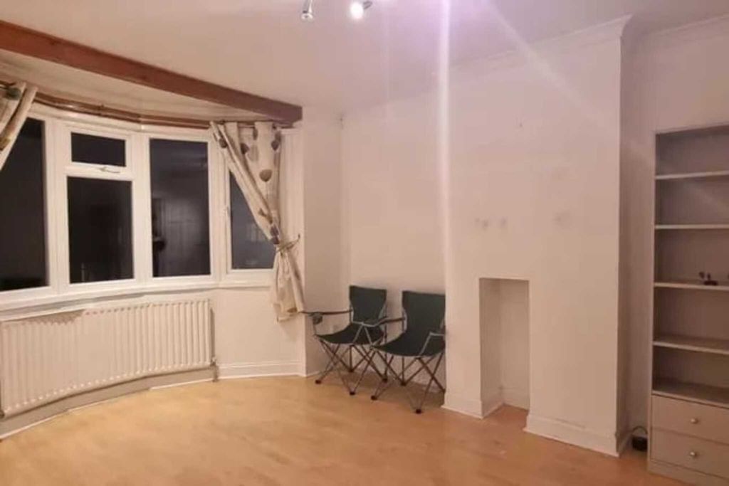 Property photo 1 of 5