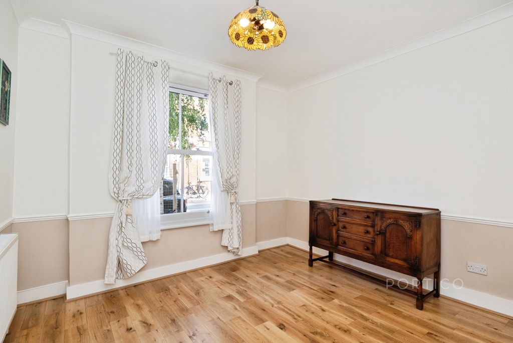 Property photo 3 of 25 Pbox-Img.Jpg