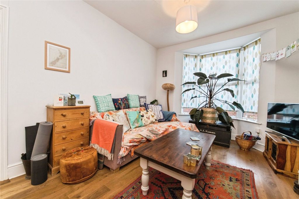 Property photo 2 of 14 Picture No. 15