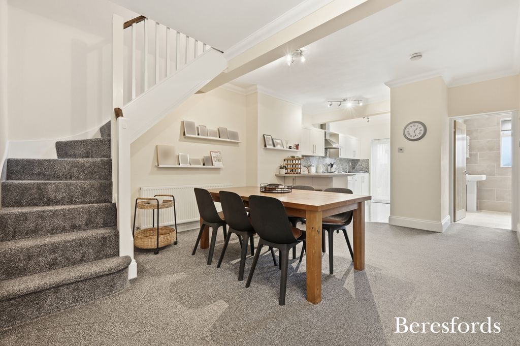 Property photo 3 of 16 Dining Area