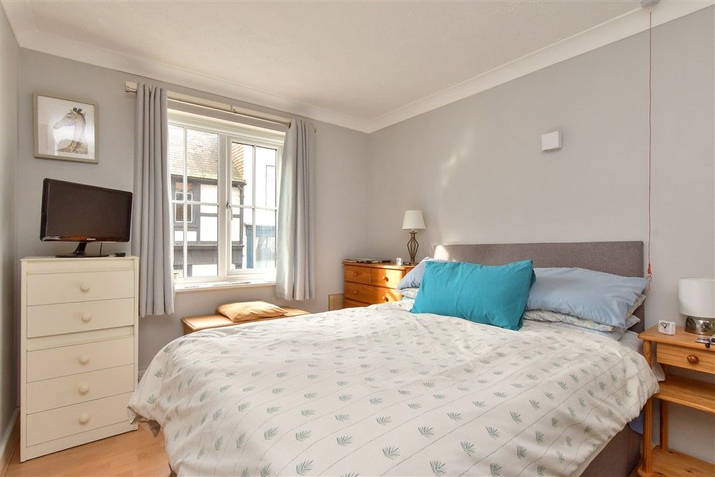 Property photo 3 of 8 Bedroom