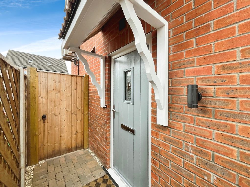 Property photo 2 of 17 4396513