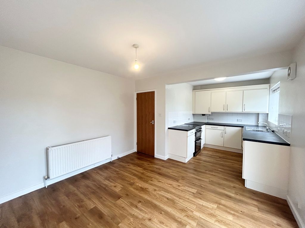 Property photo 2 of 19 Dining Room/Kitchen
