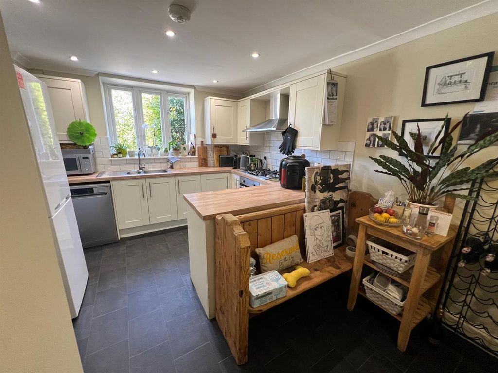 Property photo 2 of 24 Kitchen/Diner