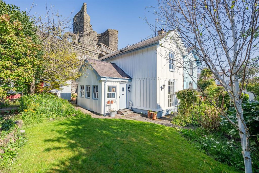 Property photo 1 of 10