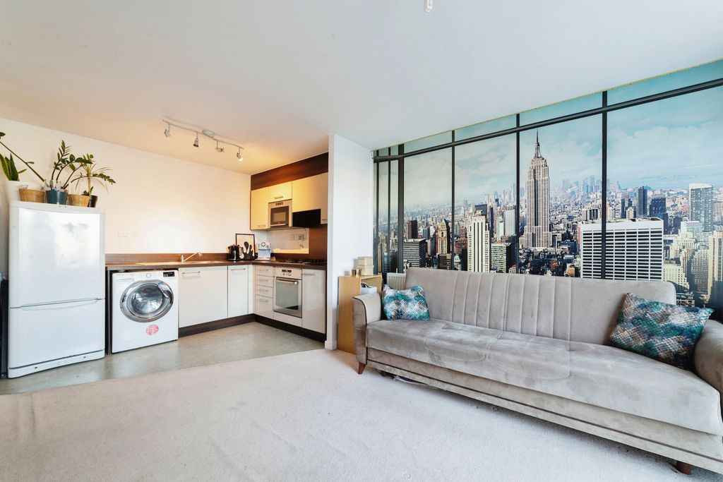 Property photo 2 of 11 2