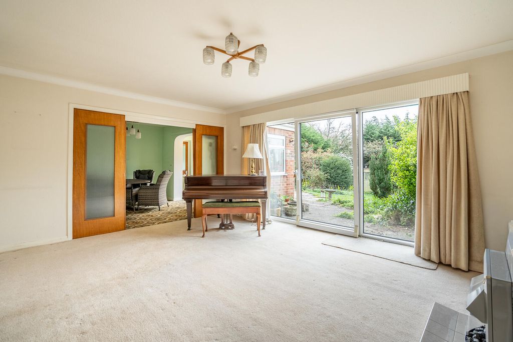 Property photo 2 of 16 Living Room