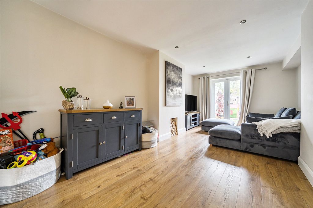 Property photo 2 of 20 Picture No. 15