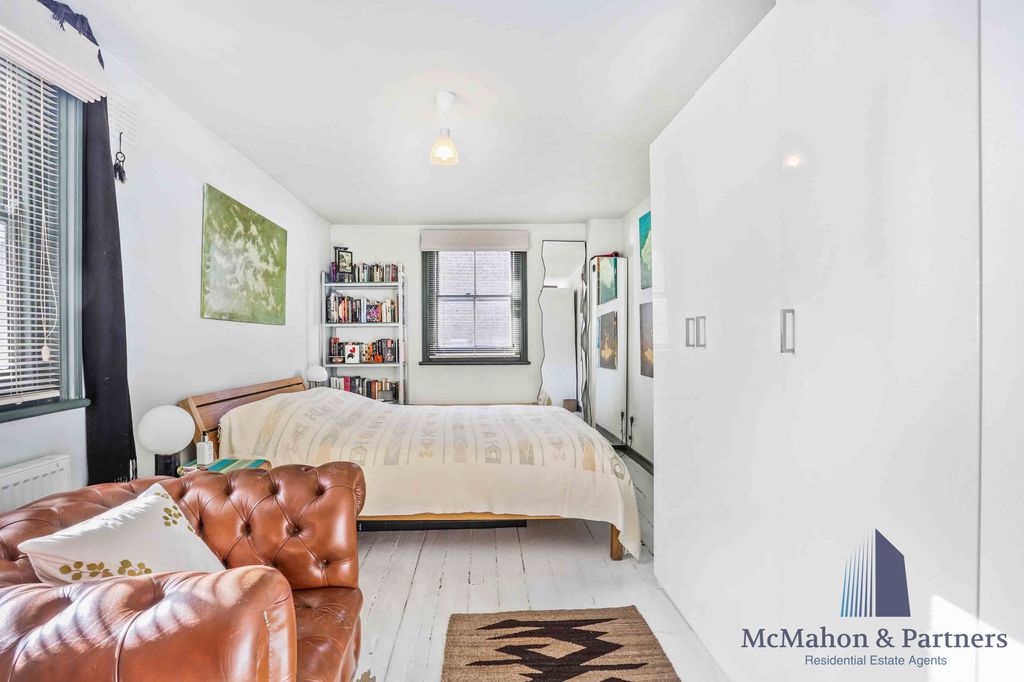 Property photo 3 of 18