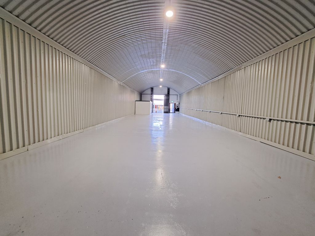 Property photo 3 of 3 An Empty Arch With White Lining