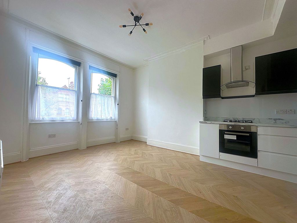 Property photo 1 of 5