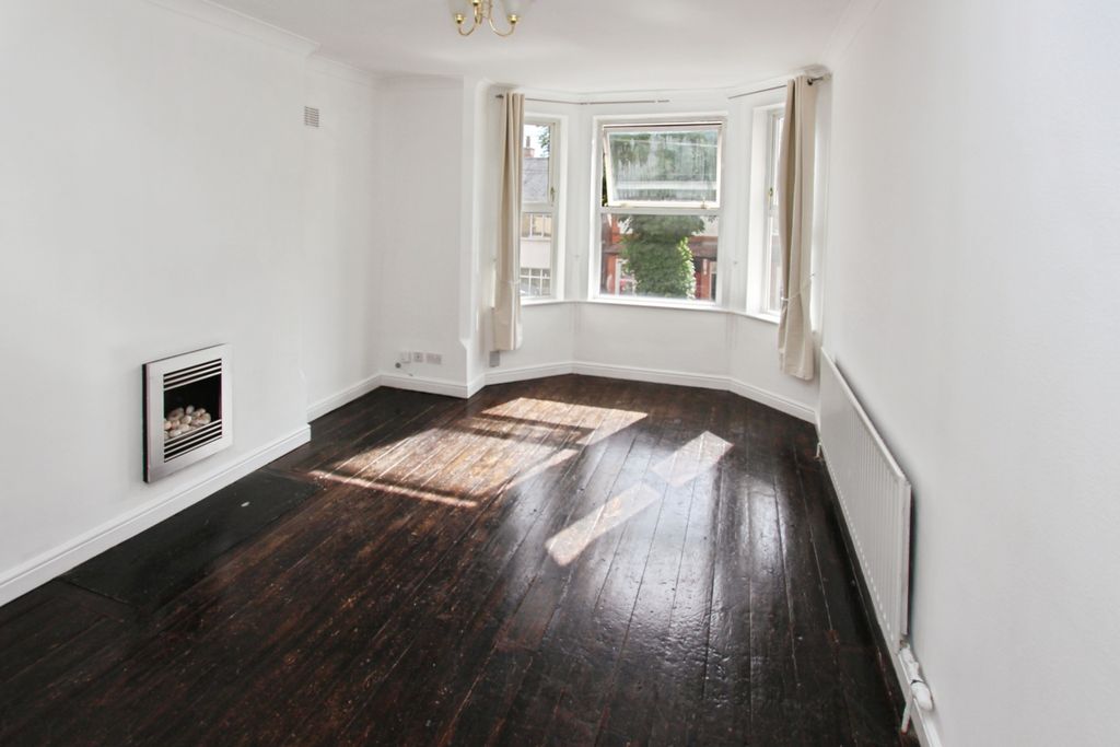 Property photo 3 of 12