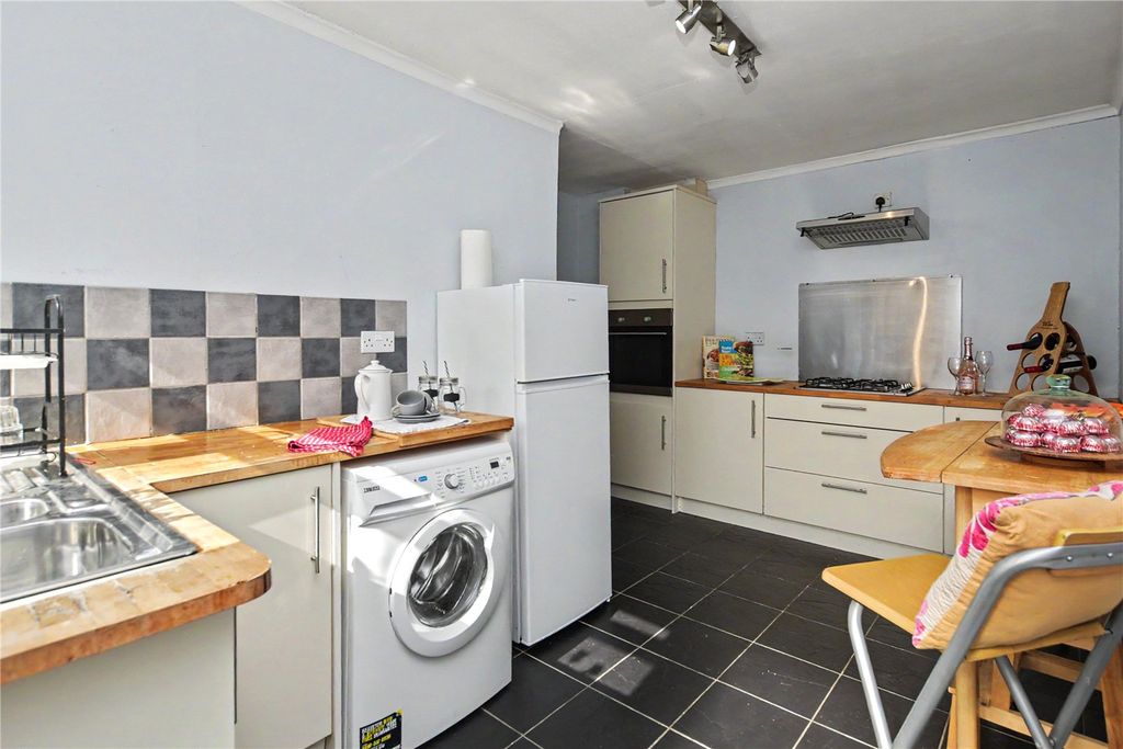 Property photo 2 of 22 Picture No. 08