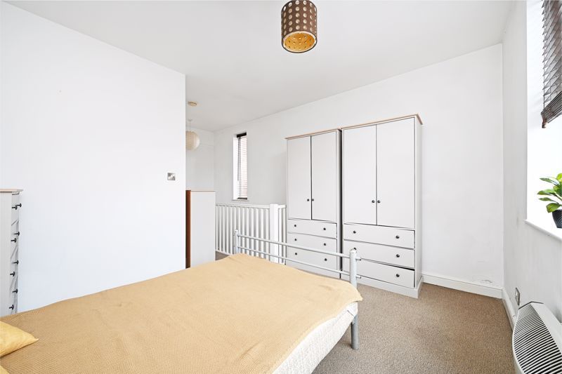 Property photo 2 of 15 Bedroom