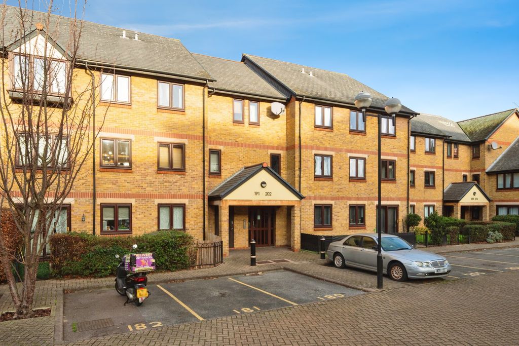 Property photo 1 of 20 Front View