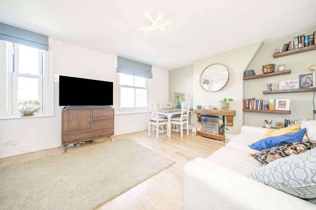 Property photo 2 of 6