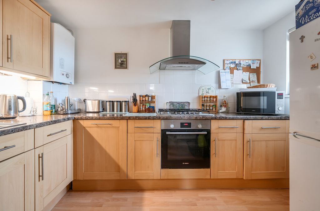 Property photo 3 of 21 Kitchen