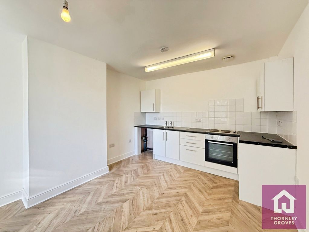 Property photo 3 of 10 Pbox-Img.Jpg