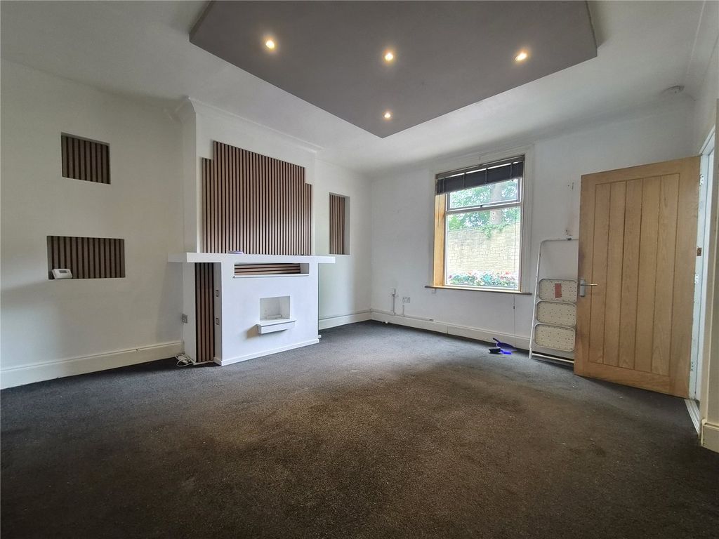 Property photo 2 of 14 Living Room