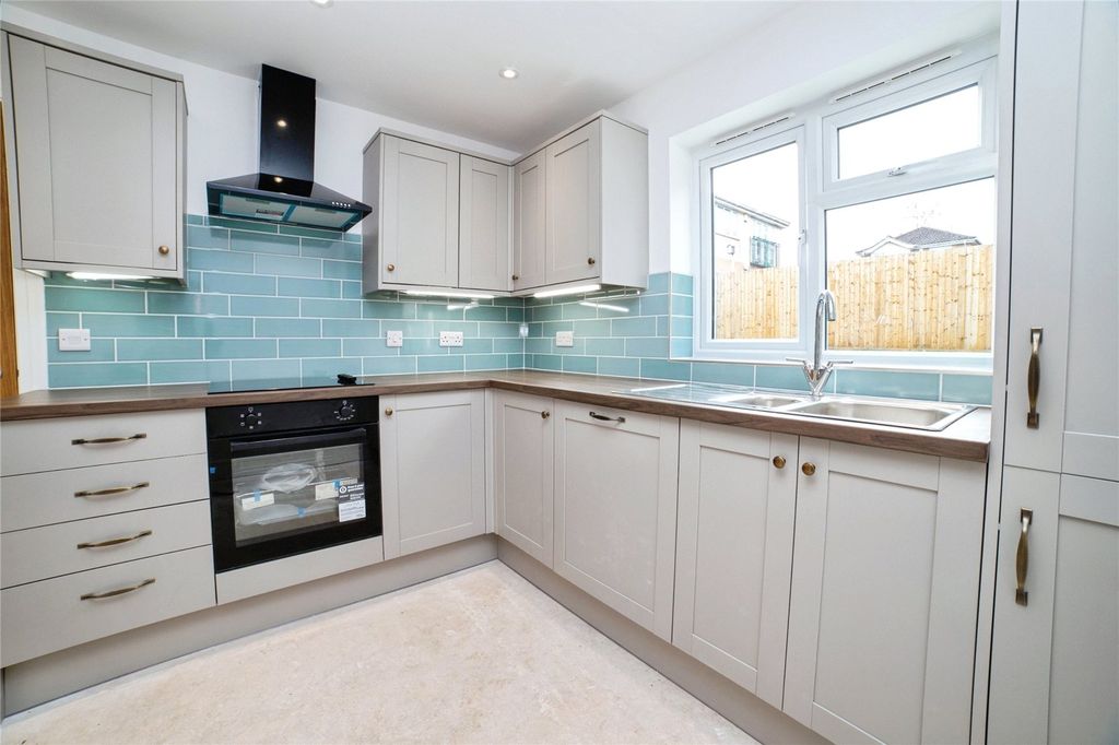 Property photo 2 of 17 Kitchen