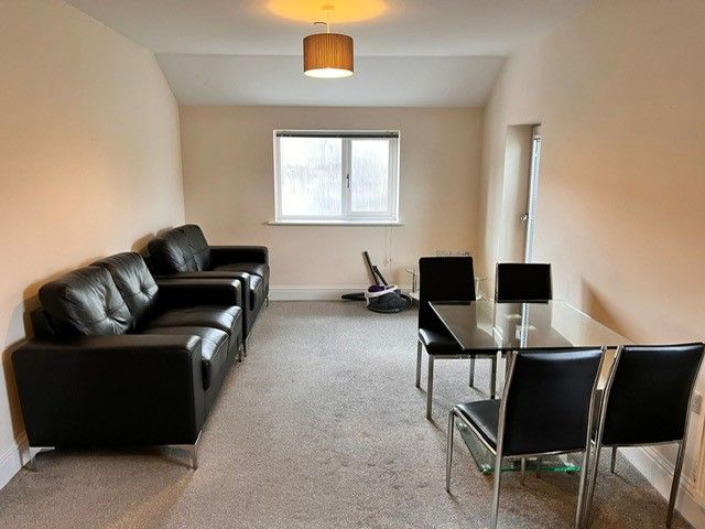 Property photo 2 of 7 Lounge