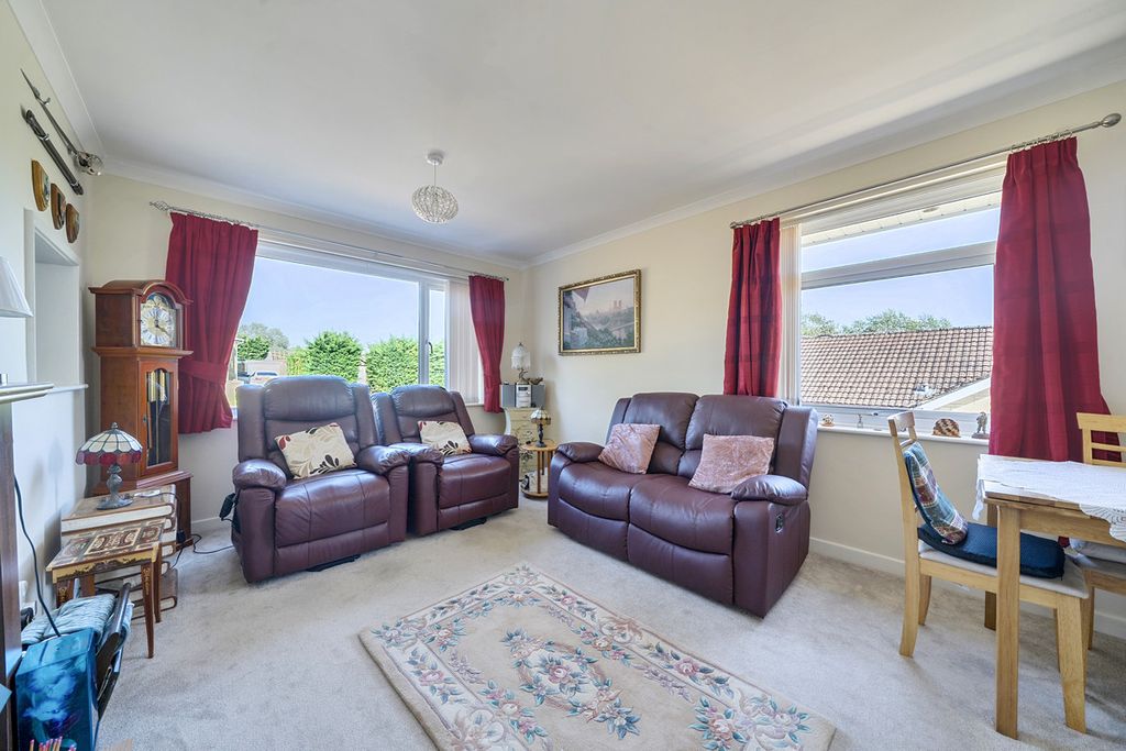 Property photo 2 of 18