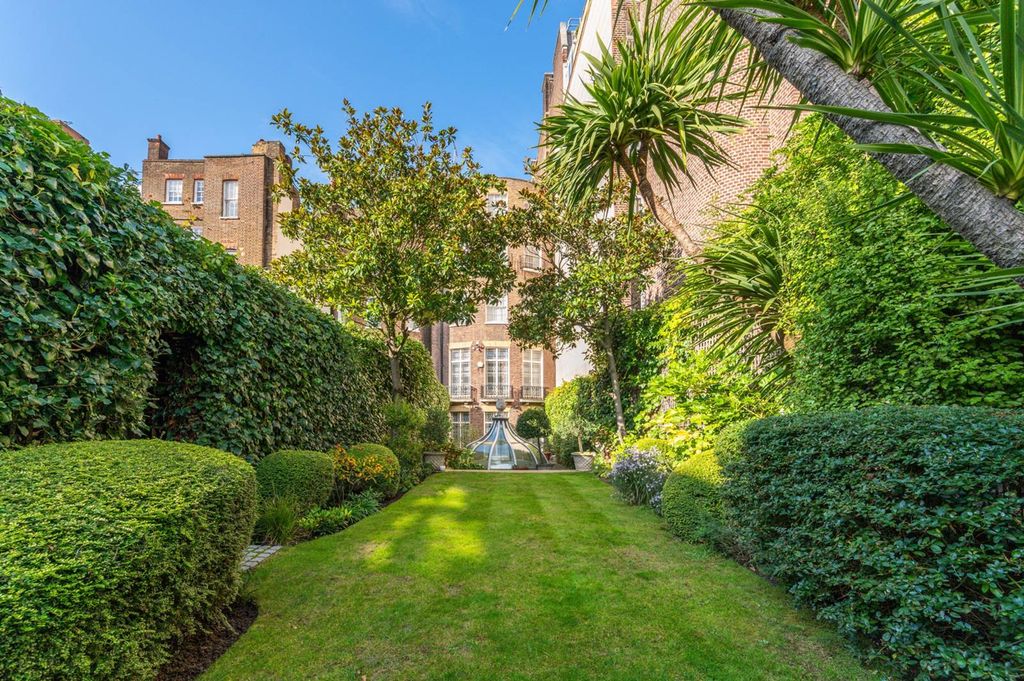 Additional image 12 of 6 bed terraced house to rentUpper Grosvenor Street, Mayfair, London W1K