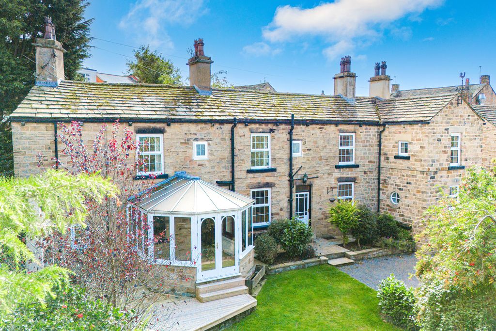 Property photo 1 of 28 5 Bed Detached