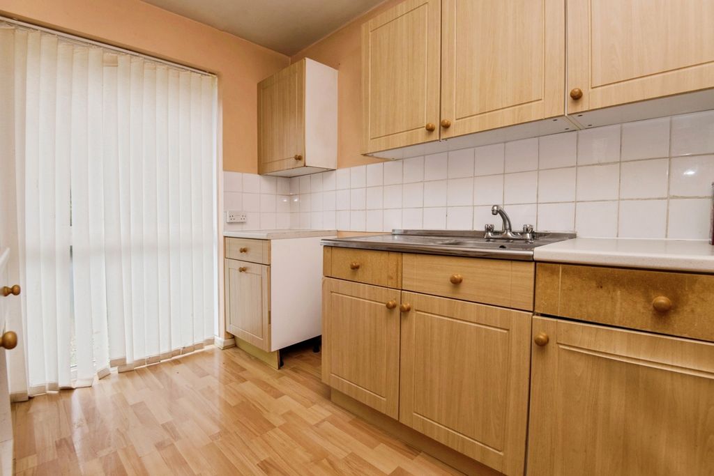 Property photo 2 of 14 Photo