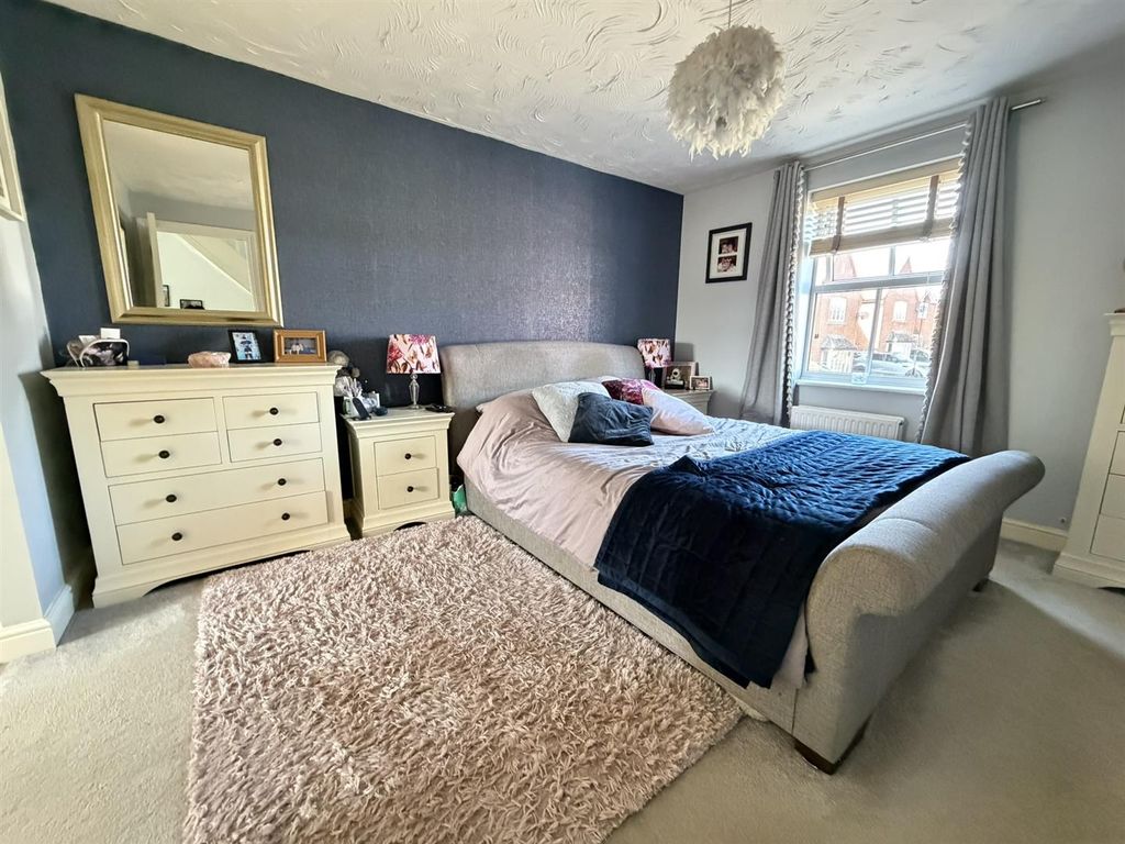 Additional image 11 of 5 bed property for saleNightingale Close, Daventry NN11