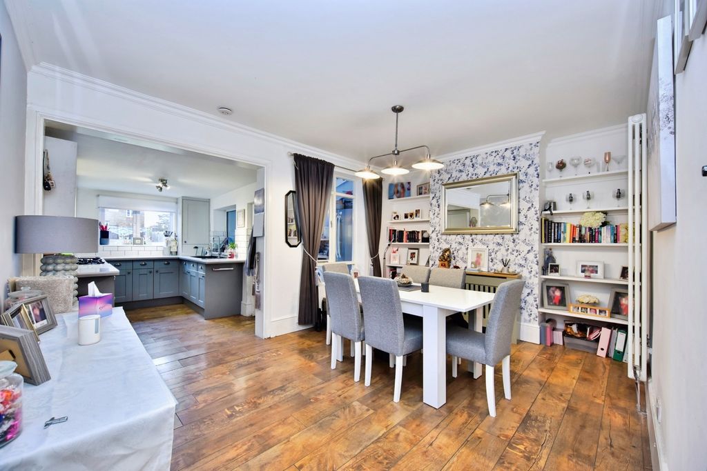 Property photo 3 of 20 Pbox-Img.Jpg