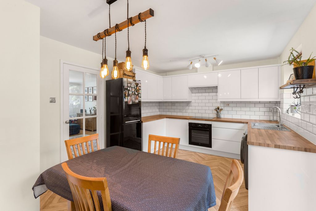 Property photo 2 of 12 Kitchen-Diner 2