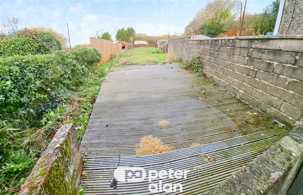 Property photo 3 of 7 Terrace