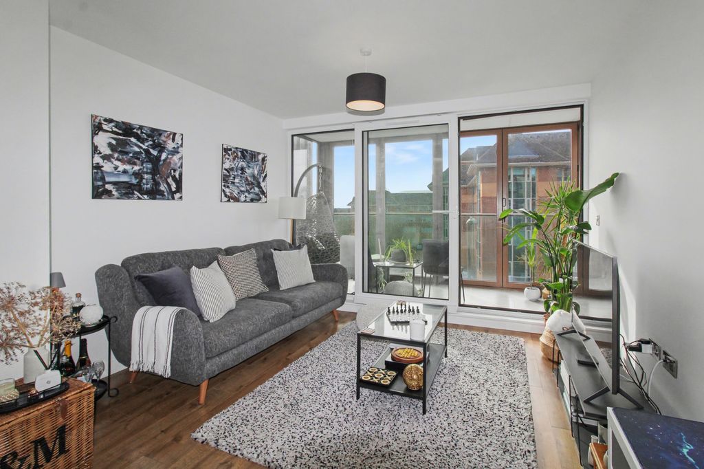 Property photo 3 of 13