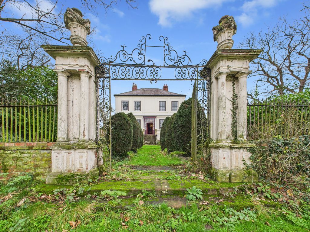 Property photo 2 of 41