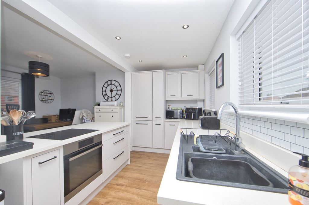 Property photo 3 of 10 Picture 3