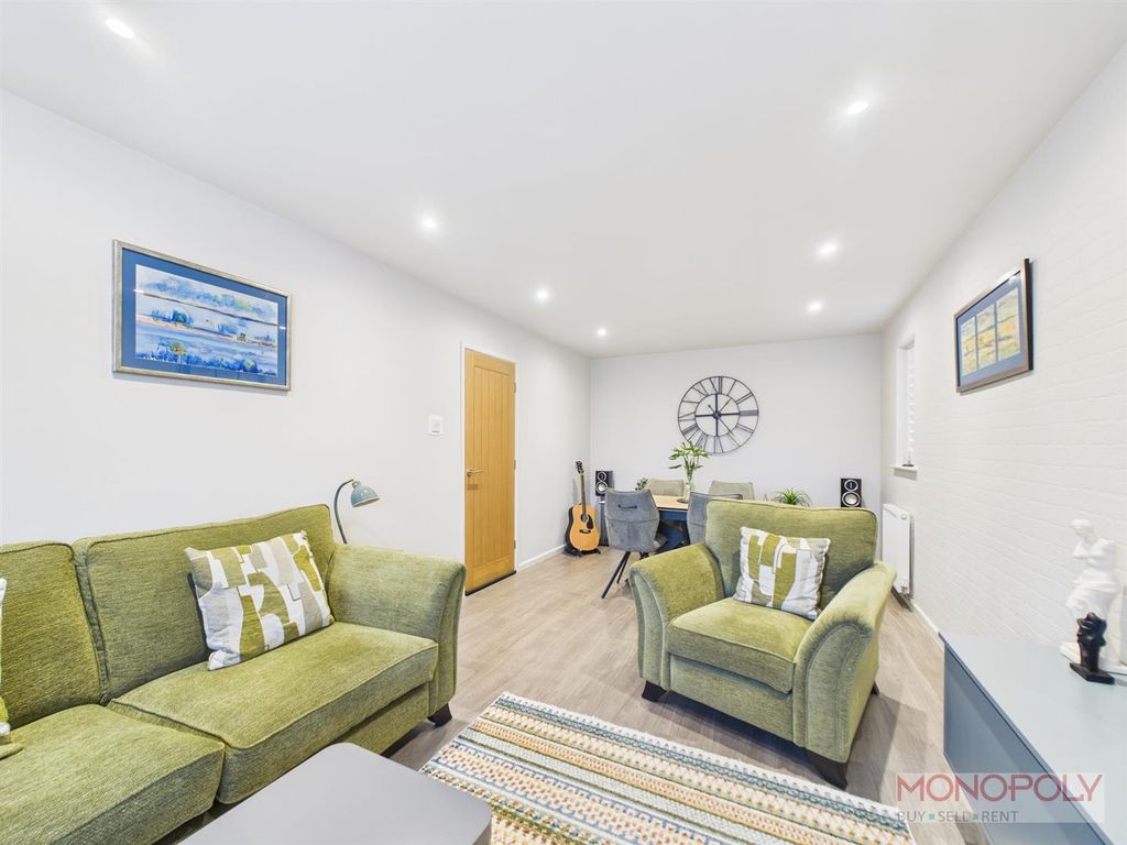 Property photo 3 of 23 Cam03815G0-Pr0370-Still006.Jpg