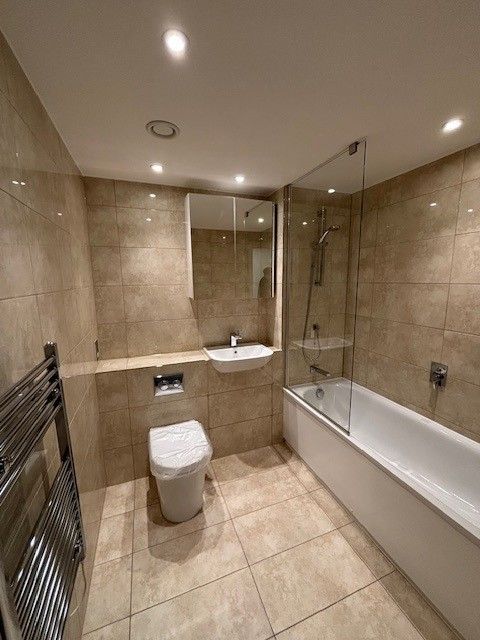 Property photo 3 of 7 Bathroom