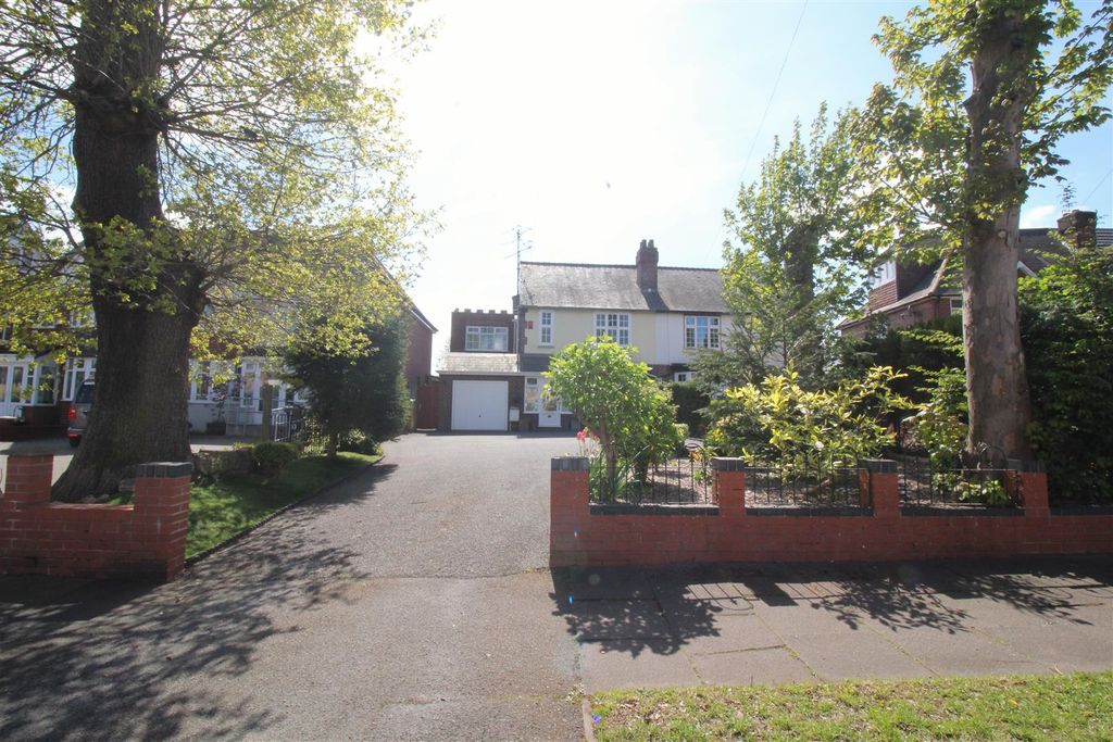 Property photo 1 of 18 Front