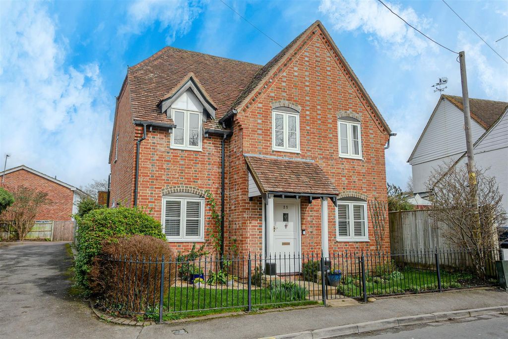 Property photo 1 of 19 Approach