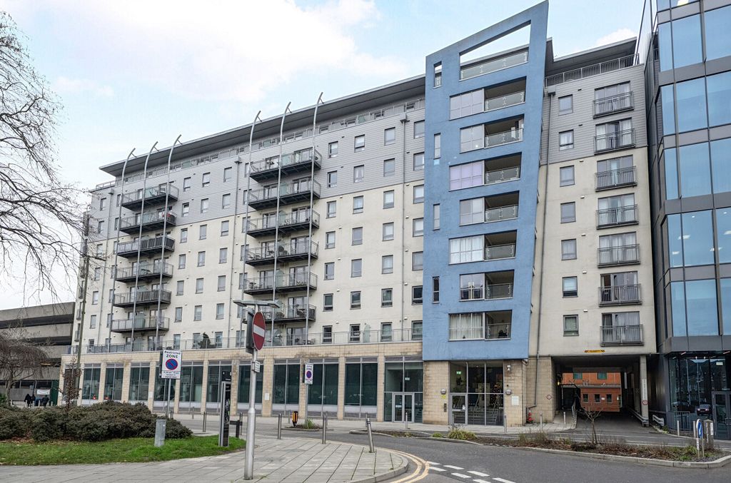 Property photo 1 of 13 1395052-1-694A8F0...