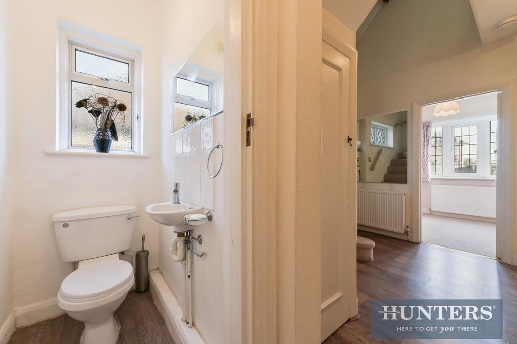 Property photo 3 of 20 Camborne Way, 5- (1).Jpg