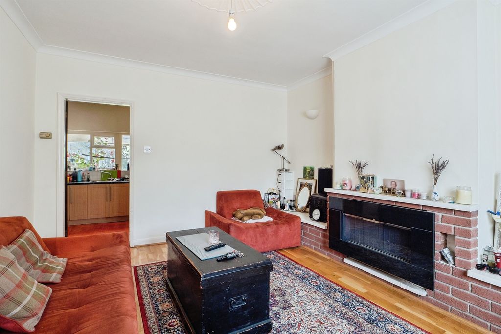 Property photo 3 of 18