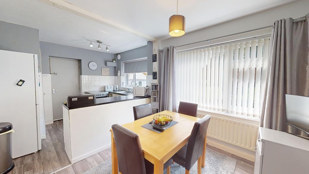 Property photo 2 of 20 4224433