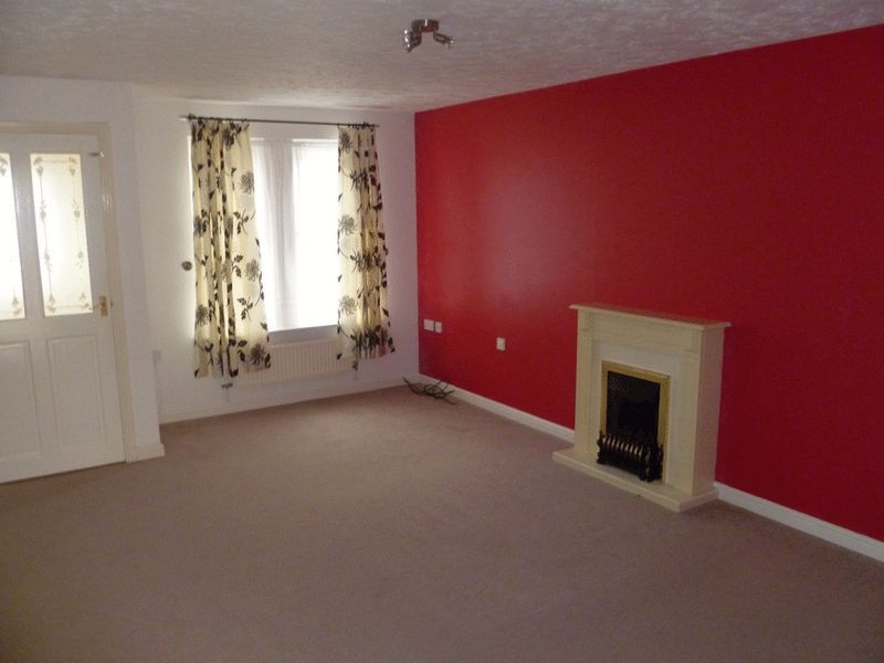 Property photo 3 of 7 Photo 6