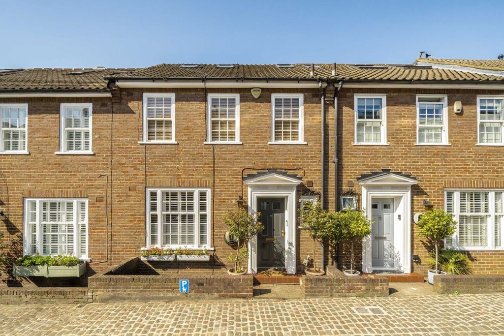 Property photo 1 of 8