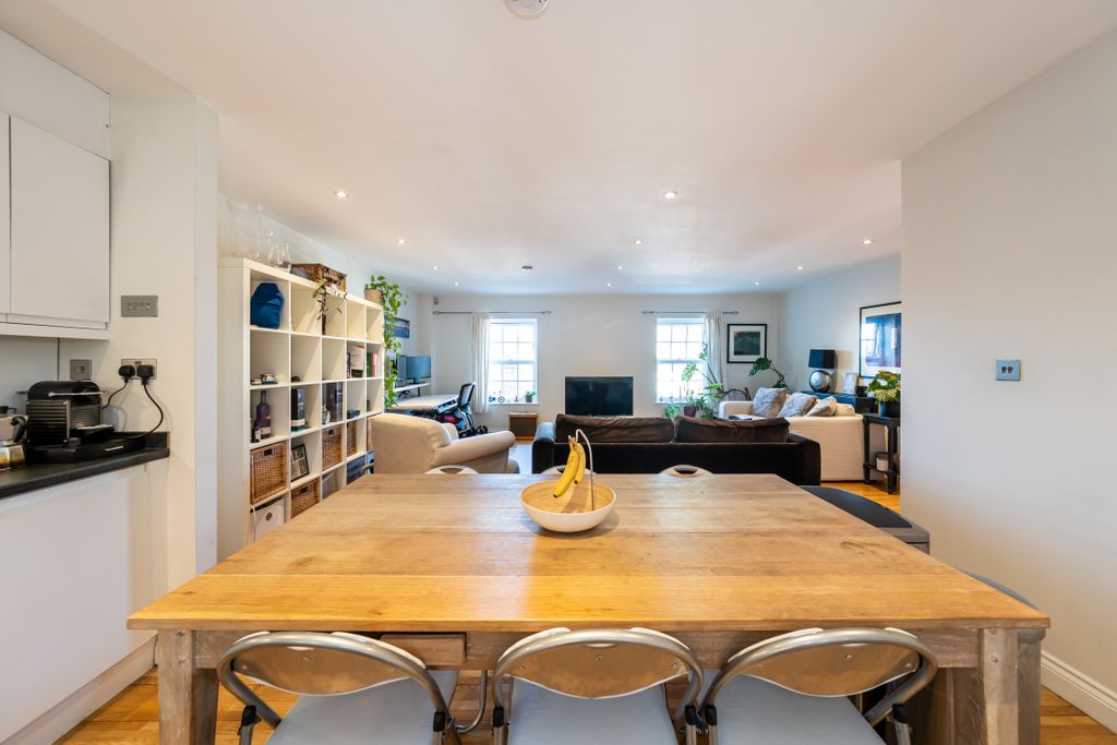 Property photo 3 of 21