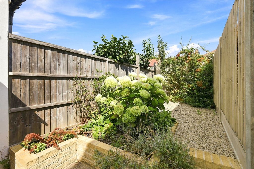 Property photo 2 of 20 Picture No. 31