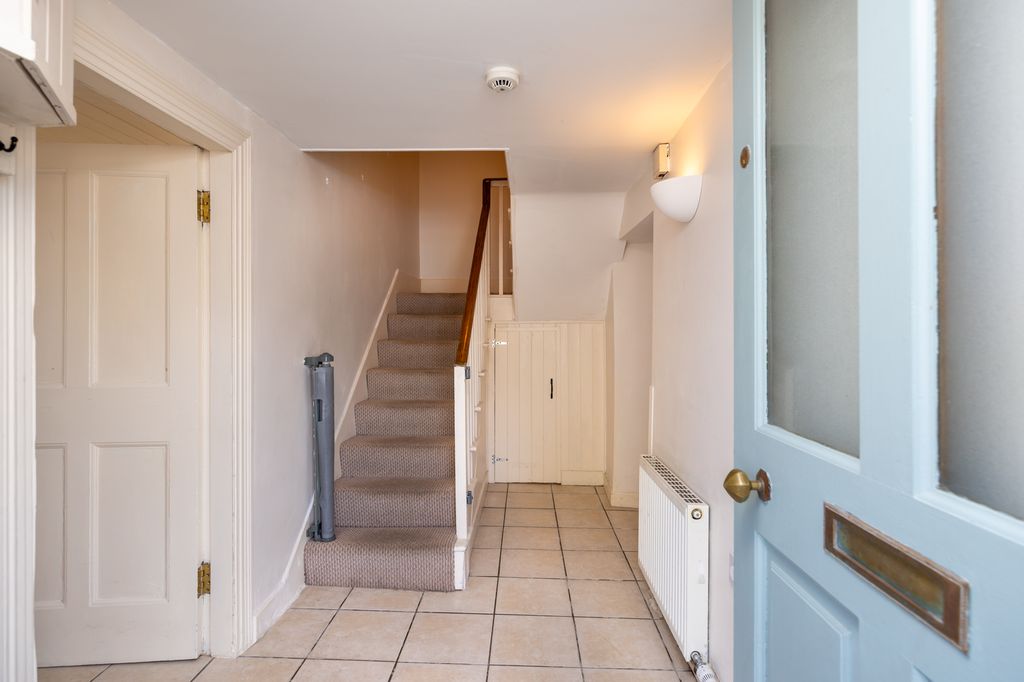 Property photo 3 of 39